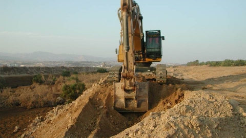 תעלת הקינט אילת 17.1.2010-חיזוק סוללות וכוננות לשיטפון.jpg
